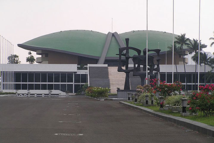 Survei: Mayoritas Publik Nilai DPR Berkinerja Baik