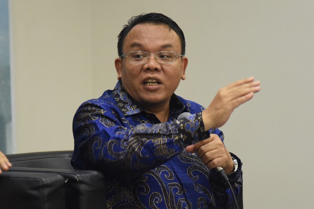 Utamakan Penanganan Covid-19 Daripada Omnibus Law