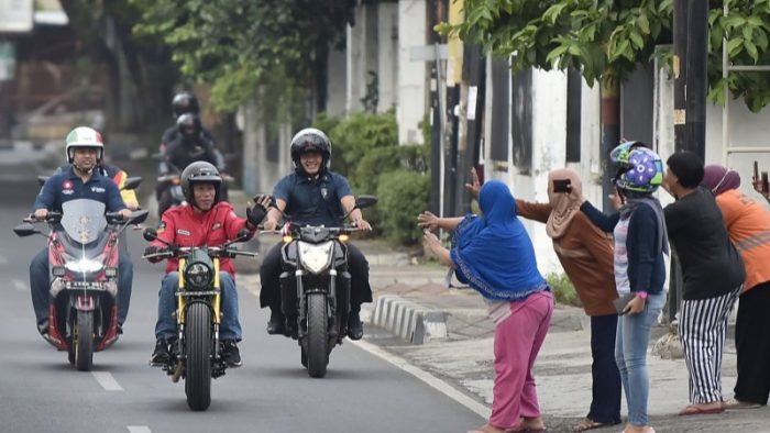 Soal Jokowi Bagi-Bagi Sembako, DPR: Pemimpin Sebaiknya Memberi Contoh