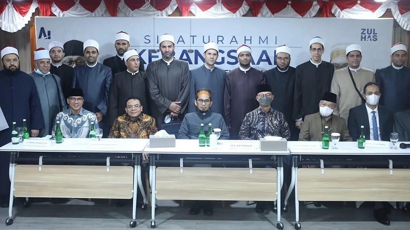 Saleh Daulay Membersamai Ust. Adi Hidayat menerima 40 orang Duta Al-Azhar
