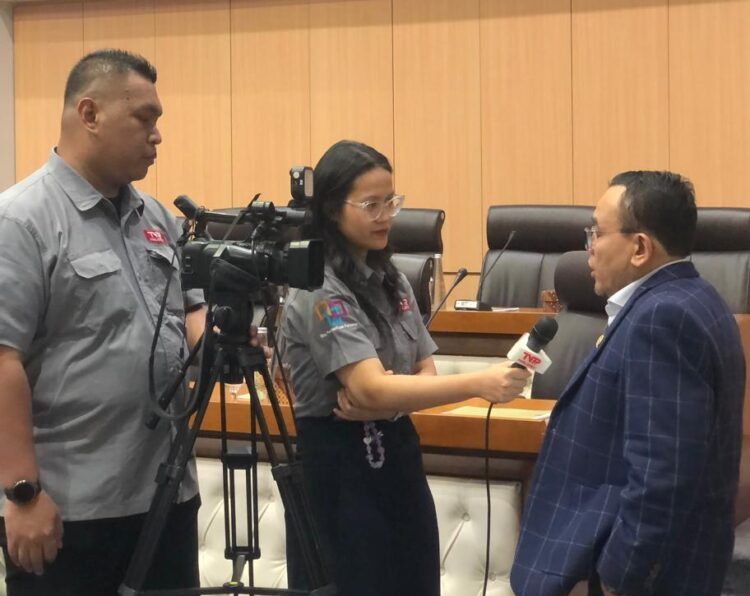 Bang Saleh - saat di wawancara TV Parlemen