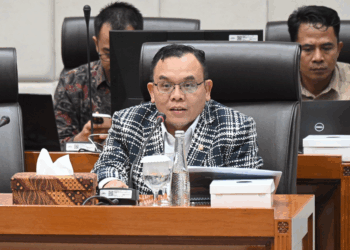 bang saleh daulay saat rapat komisi VII dengan TVRI, RRI dan Antara
